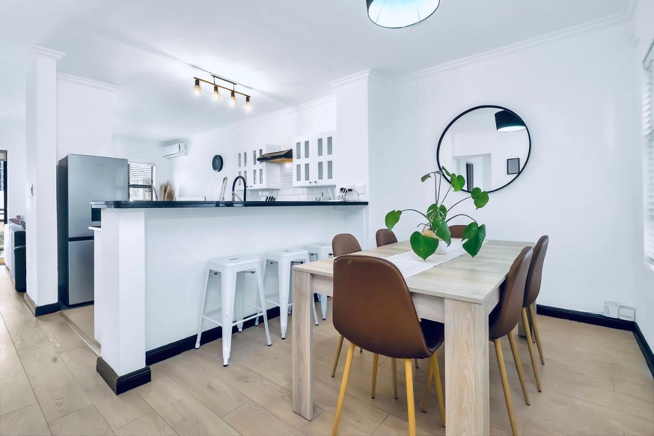 2 Bedroom 2 Bath Luxury - Sandton Cbd Йоханесбург Екстериор снимка
